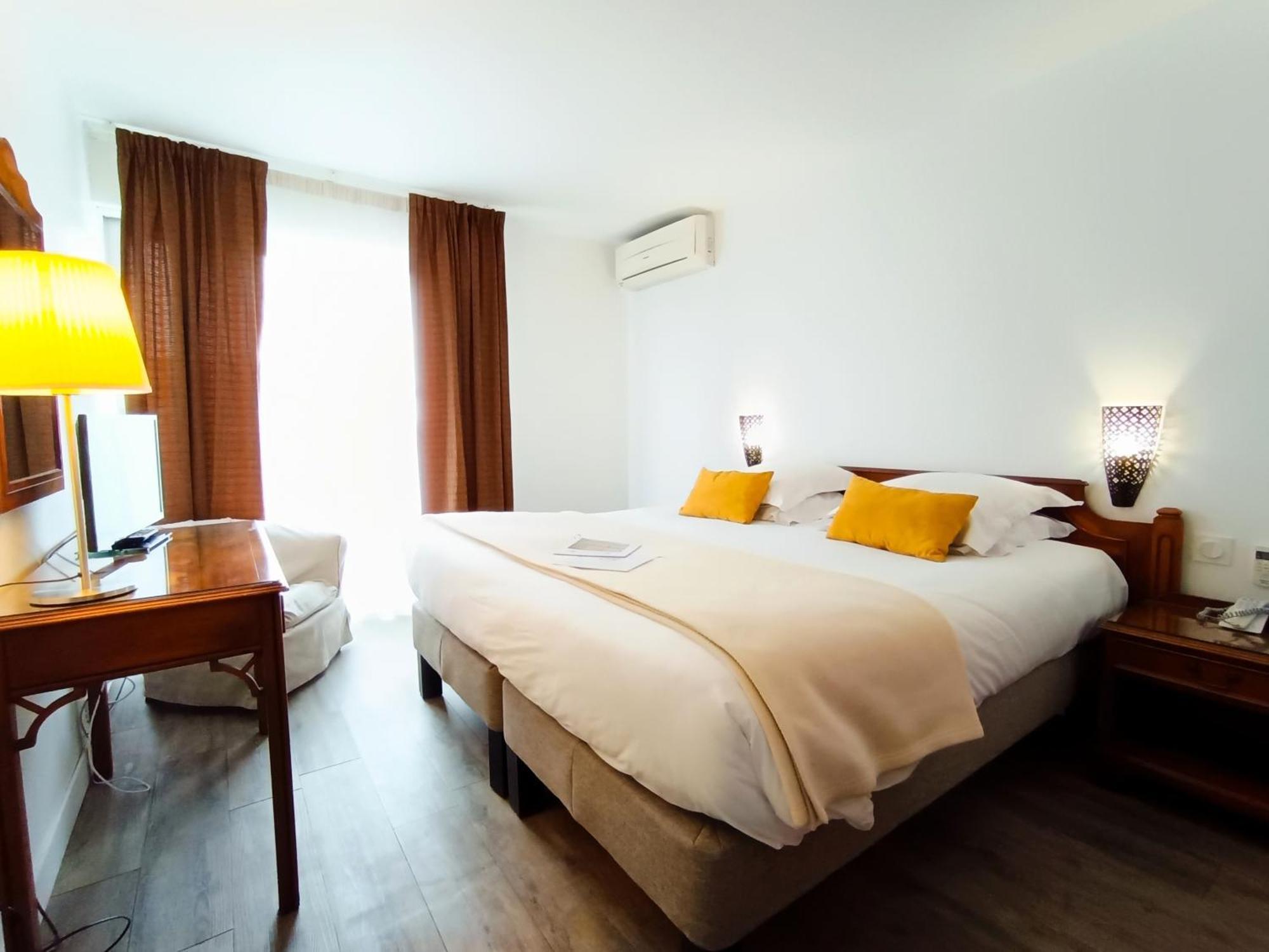 Hotel Des Tuileries Nimes Luaran gambar