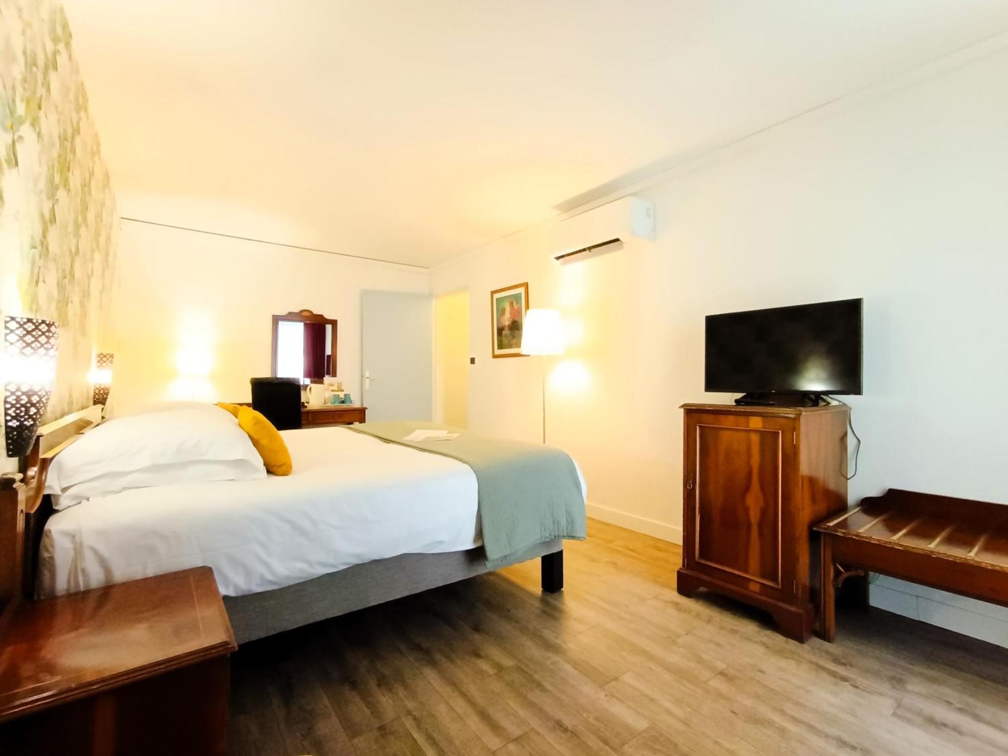 Hotel Des Tuileries Nimes Luaran gambar