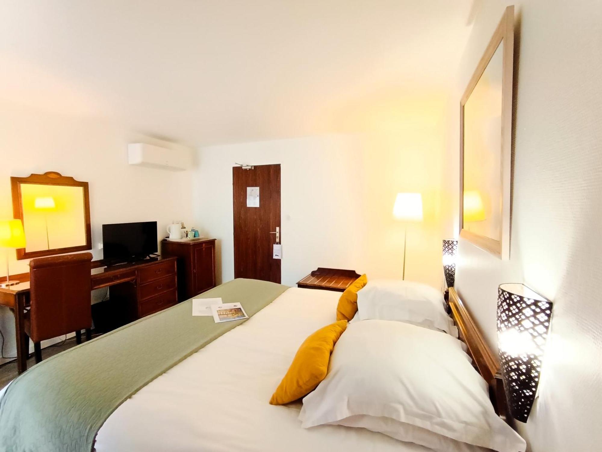 Hotel Des Tuileries Nimes Luaran gambar